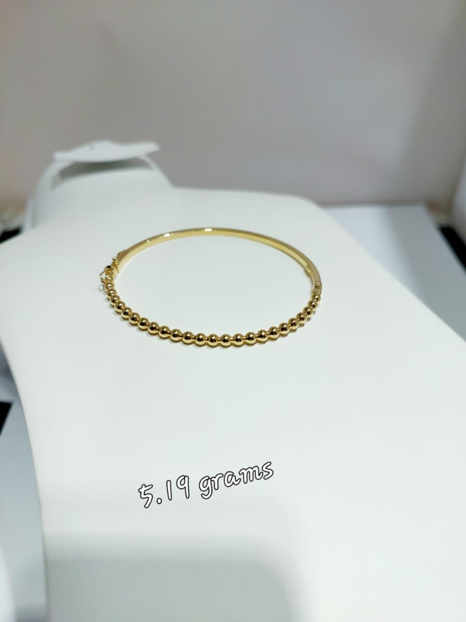 Fashion bangles
