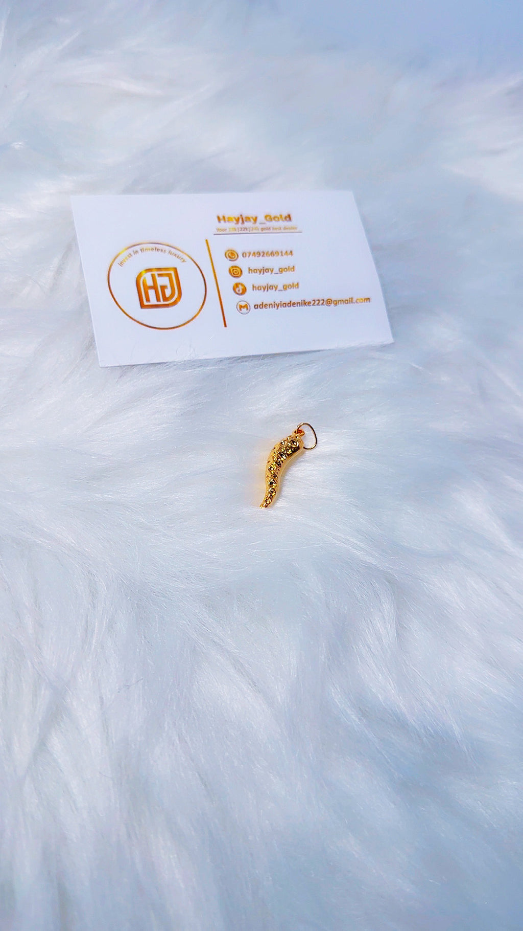 Horn pendant