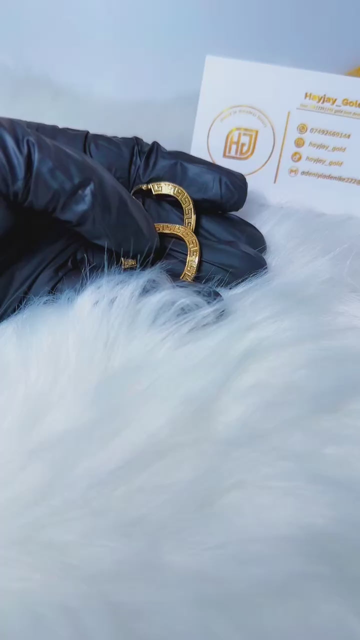 Clip earring